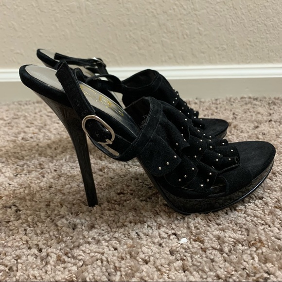 Worn Once BCBG Size 7.5 Heels - Picture 3 of 6